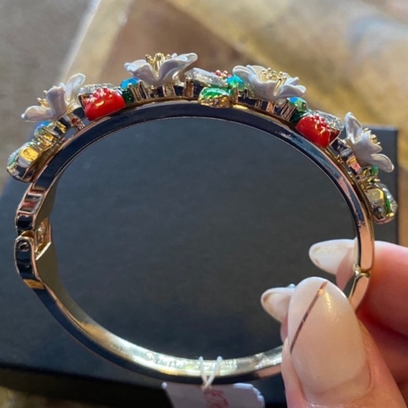 BETSEY JOHNSON SET Strawberry Crystal-Stud Drop Earrings & Matching Bracelet NWT - Picture 11 of 11